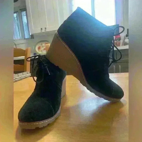 TOMS Suede Black Ankle Boots - Picture 1 of 7